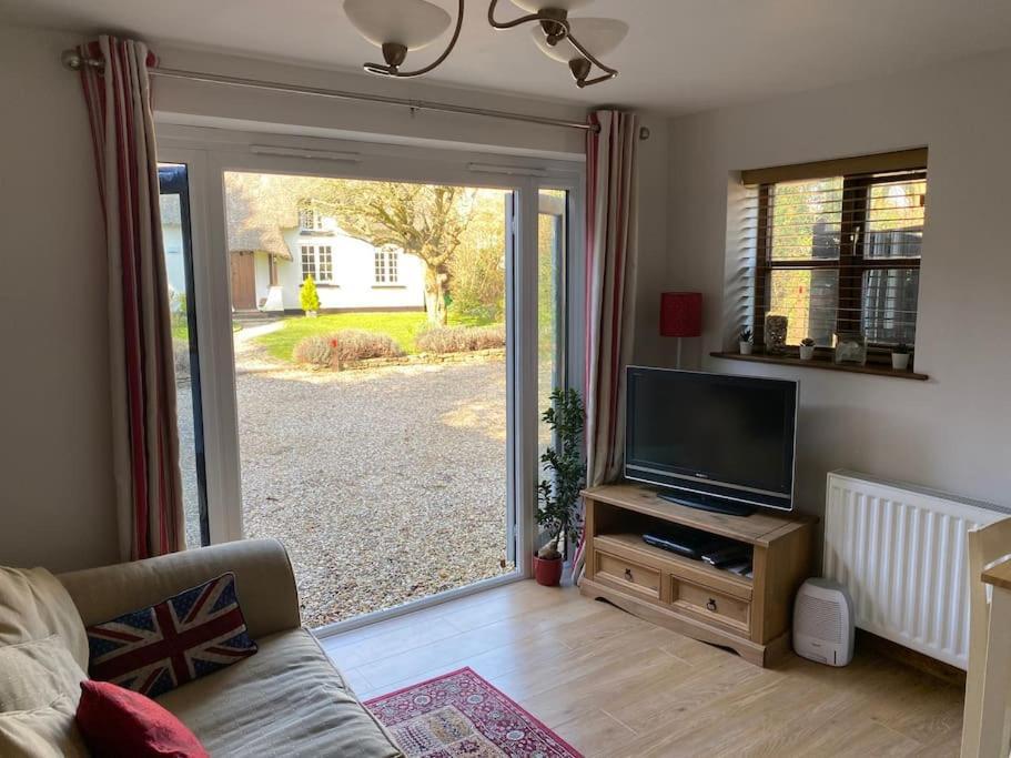 Winterborne Lodge Blandford Forum Buitenkant foto